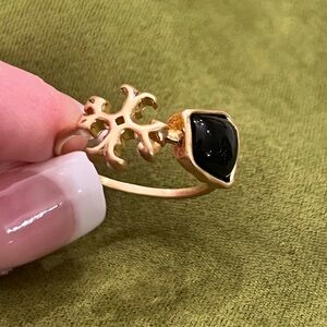 Tory Burch Authentic Roxanne Semiprecious Statement Ring in black and gold